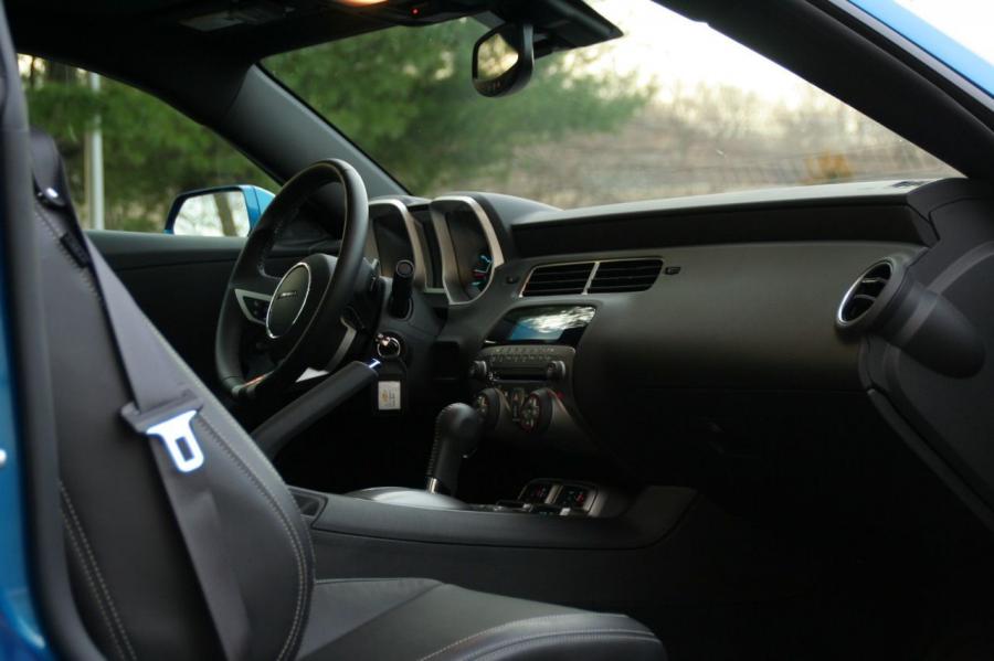  Chevrolet Camaro RS V6 2009 года  (фото 16 из 36)